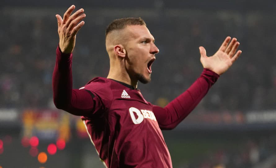 Futbalisti AC Sparta Praha zvíťazili v odvetnom súboji 3. predkola Ligy majstrov na pôde FCSB 3:2 a postúpili do play off. Gólom prispel ...