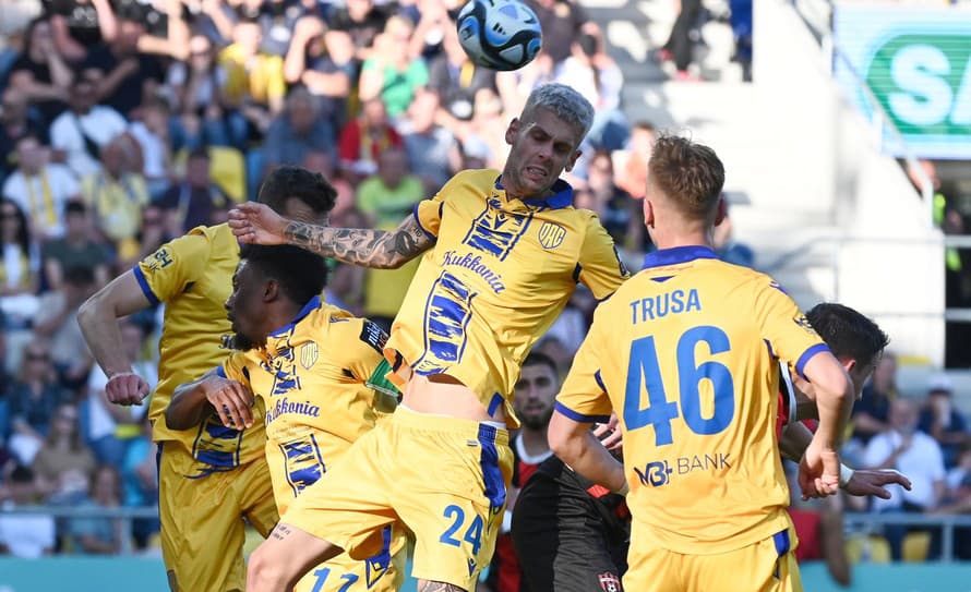 Levente Bősze z FC DAC 1904 Dunajská Streda sa postaral v sobotu o nový rekord najvyššej slovenskej futbalovej súťaže. Maďarský stredopoliar ...