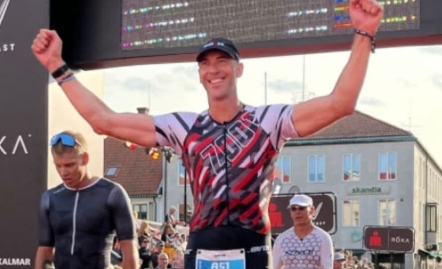 Bývalý slovenský hokejový reprezentant Zdeno Chára dosiahol pozoruhodný úspech v triatlone, keď úspešne absolvoval súťaž Ironman vo švédskom ...