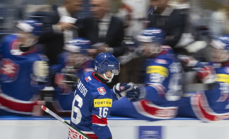  Slovenskí hokejoví reprezentanti postúpili na ZOH do Milána a Cortiny d'Ampezzo. V rozhodujúcom zápase na finálovom turnaji olympijskej ...