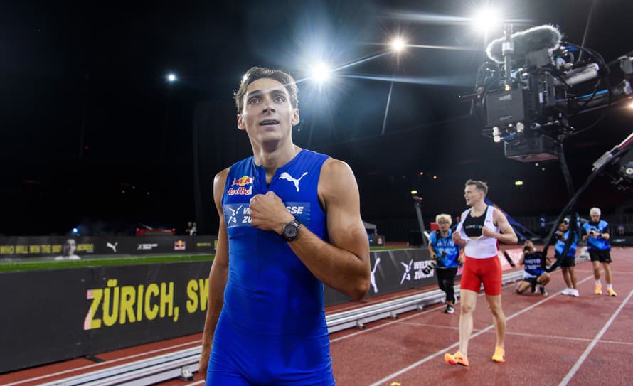 Švéd Armand Duplantis (24) je skutočne fenomén svetovej atletiky. Najlepší skokan o žrdi v histórii, ktorý už desaťkrát prekonal svetový ...