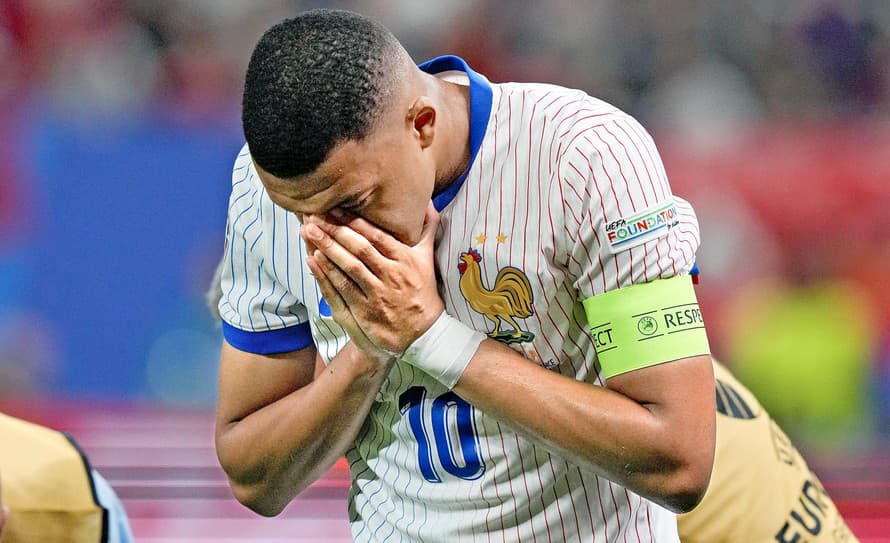 Hviezdny francúzsky futbalový útočník Kylian Mbappe sa stal objektom poriadne tvrdej kritiky! A to za svoj prístup k francúzskym fanúšikom.