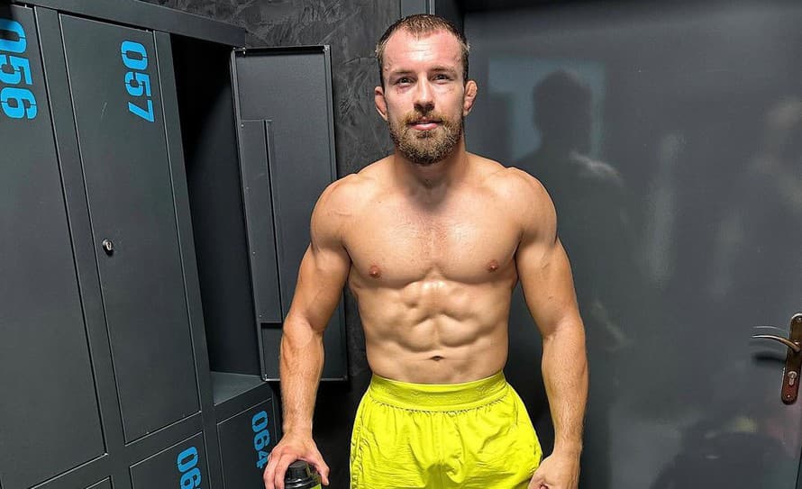 Je to tam! Hviezdny slovenský MMA bojovník Ľudovít Klein (29) si pri svojom jubilejnom desiatom vystúpení v najlepšej organizácii na ...