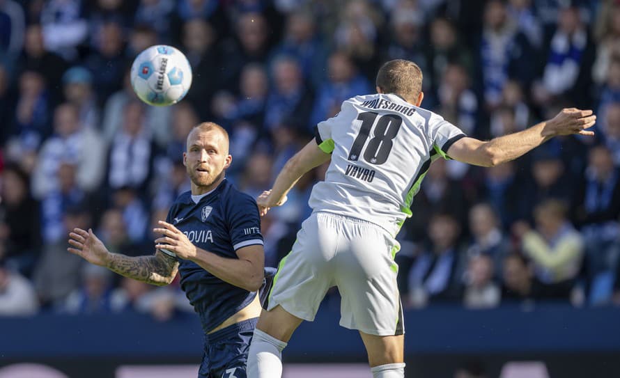 Úradujúci nemecký futbalový majster Bayer Leverkusen iba remizoval v 6. kole Bundesligy s nováčikom Holsteinom Kiel 2:2.