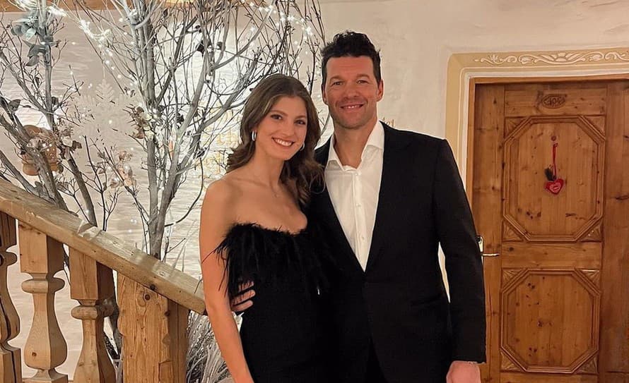 Bývalý futbalista Michael Ballack (48) tvorí pár s nemeckou modelkou, ktorá je o 25 rokov mladšia.