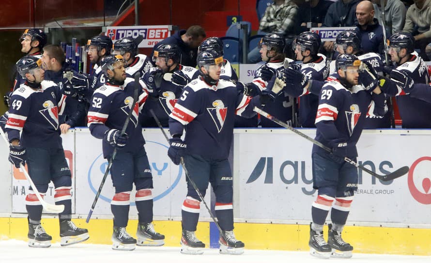 Hokejisti HC Slovan Bratislava zvíťazili v nedeľnom zápase 7. kola Tipos extraligy na ľade HKM Zvolen 5:3.