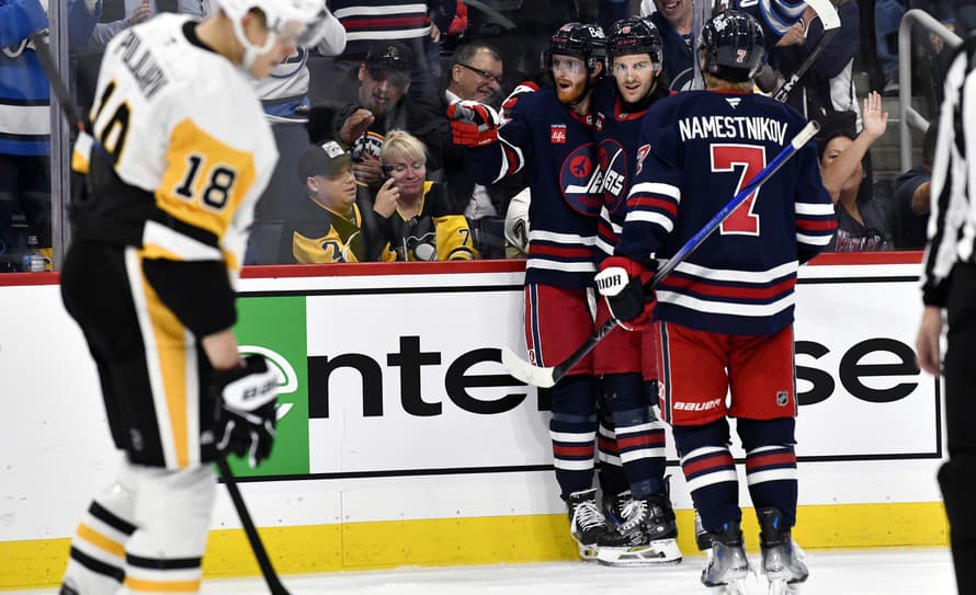 Hokejisti Winnipegu zvíťazili v noci na pondelok v NHL nad Pittsburghom 6:3. Sezónu tak odštartovali piatimi výhrami, čo sa im nikdy ...