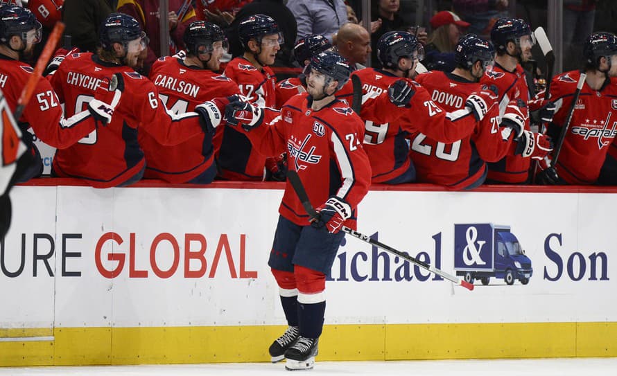  Hokejisti Washingtonu Capitals v zostave so slovenským obrancom Martinom Fehérvárym vyhrali v zámorskej NHL už piaty duel za sebou. 