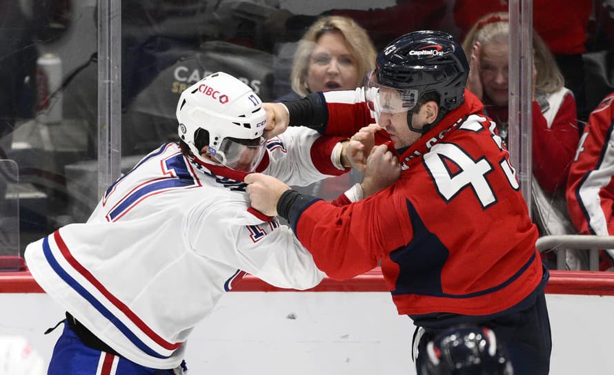 Hokejisti Washingtonu Capitals vyhrali v zámorskej NHL nad Montrealom 6:3, keď si gól a dve asistencie pripísal ruský útočník Alexander ...