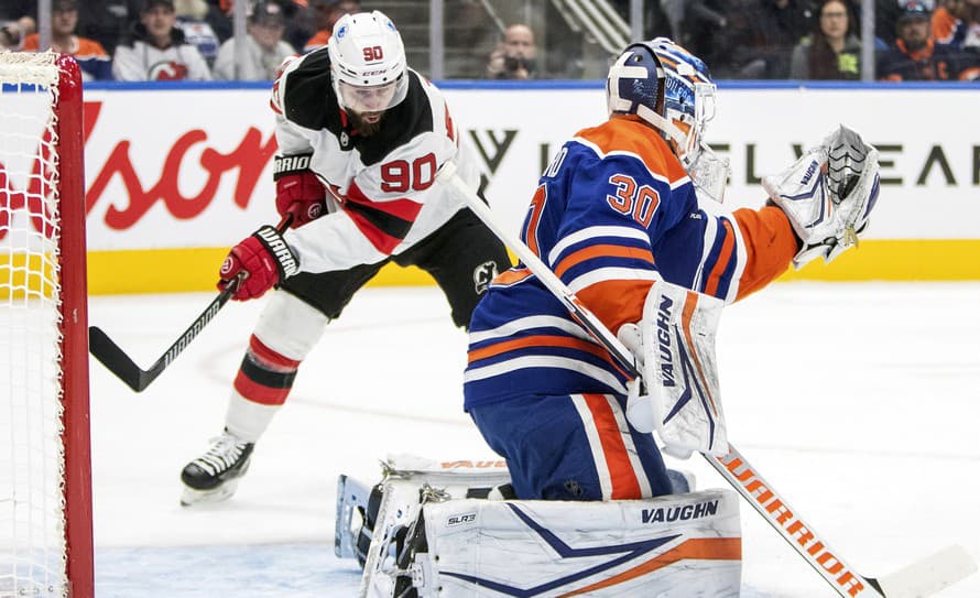 Hokejisti New Jersey Devils zvíťazili v noci na utorok na ľade Edmontonu Oilers 3:0. Slovenský útočník Tomáš Tatar sa do kanadského bodovania ...