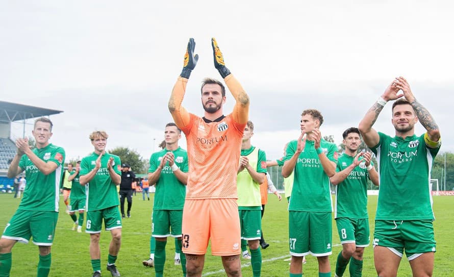 Futbalisti FC Petržalka zvíťazili nad FK Pohronie 4:0 v sobotňajšej dohrávke 9. kola MONACObet ligy.