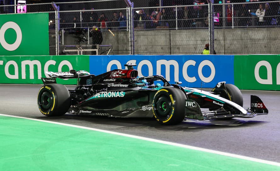 Brit George Russell na Mercedese zvíťazil v kvalifikácii Veľkej ceny Las Vegas, 22. podujatia seriálu MS F1. Druhý najrýchlejší čas dosiahol ...