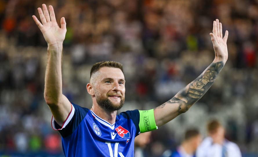 Slovenský futbalový reprezentant Milan Škriniar je bližšie k odchodu z Paríža St. Germain.