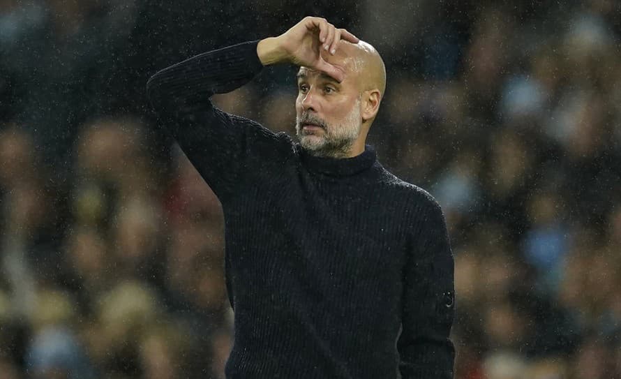 Poriadne vystrašil novinárov! Tréner futbalistov Manchestru City Pep Guardiola (53) prišiel po zápase Ligy majstrov s Feyenoordom na ...