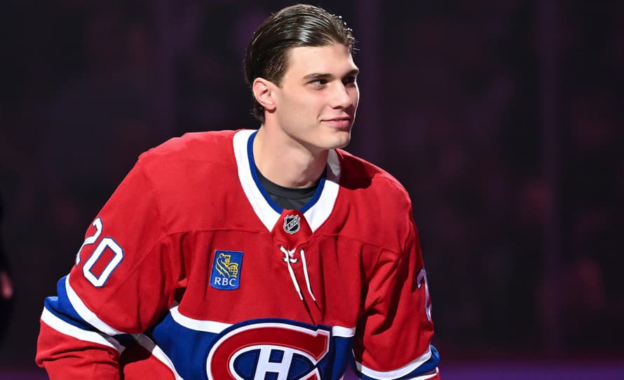 Montreal Canadiens a jeho fanúšikovia majú dôvod na oslavy! Slovenský hokejista Juraj Slafkovský (20) konečne pretrhol svoje gólové suchoty ...