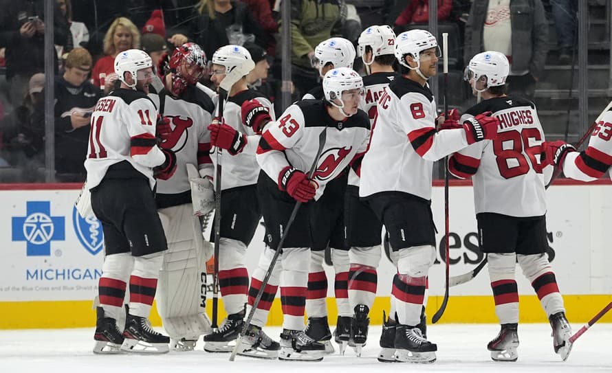 Hokejisti New Jersey triumfovali v nočnom zápase NHL na ľade New Yorku Rangers 5:1. V zostav diablov chýbal pre zranenie slovenský útočník ...