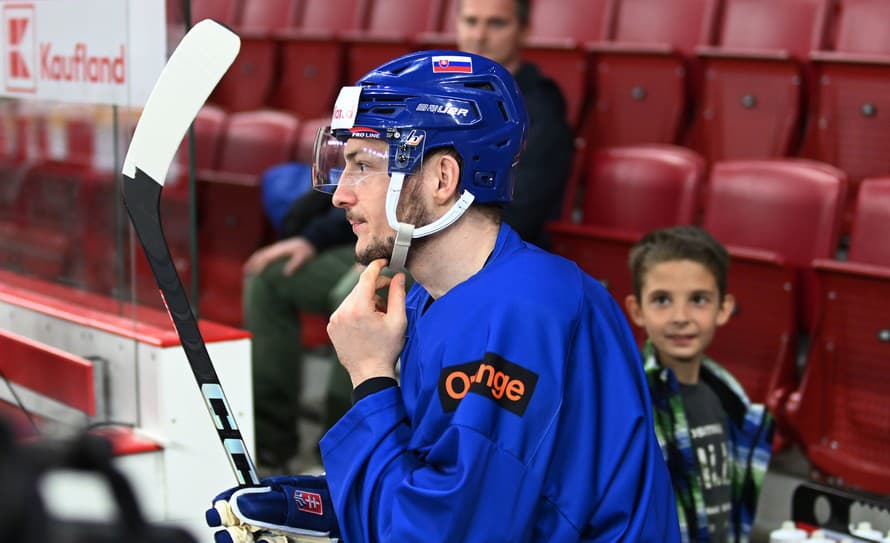 Slovenský útočník Oliver Okuliar zažiaril v nižšej zámorskej hokejovej súťaži AHL. Dvoms gólmi zariadil víťazstvo Charlotte 2:1 na ľade ...