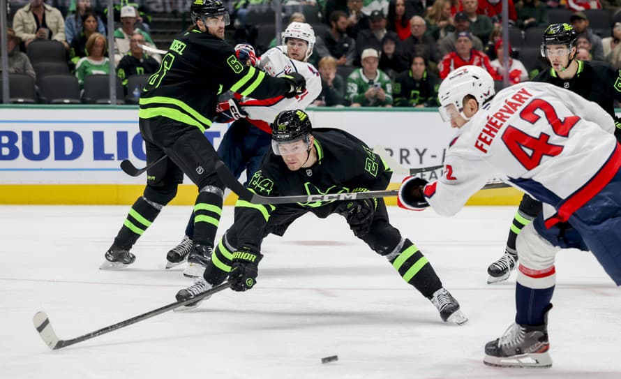 Hokejisti Washingtonu prehrali v NHL v noci na utorok na ľade Dallasu 1:3. Ukončili tak sériu víťazstiev na ľade súperov na čísle 10.