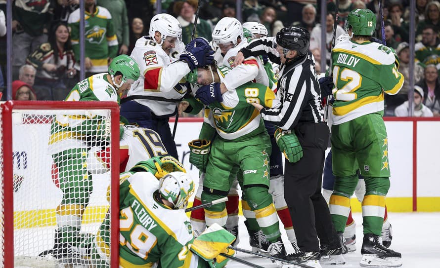 Hokejisti Floridy vyhrali v zámorskej NHL na ľade Minnesoty presvedčivo 6:1. Dvoma gólmi sa pod to podpísal útočník Matthew Tkachuk, ...