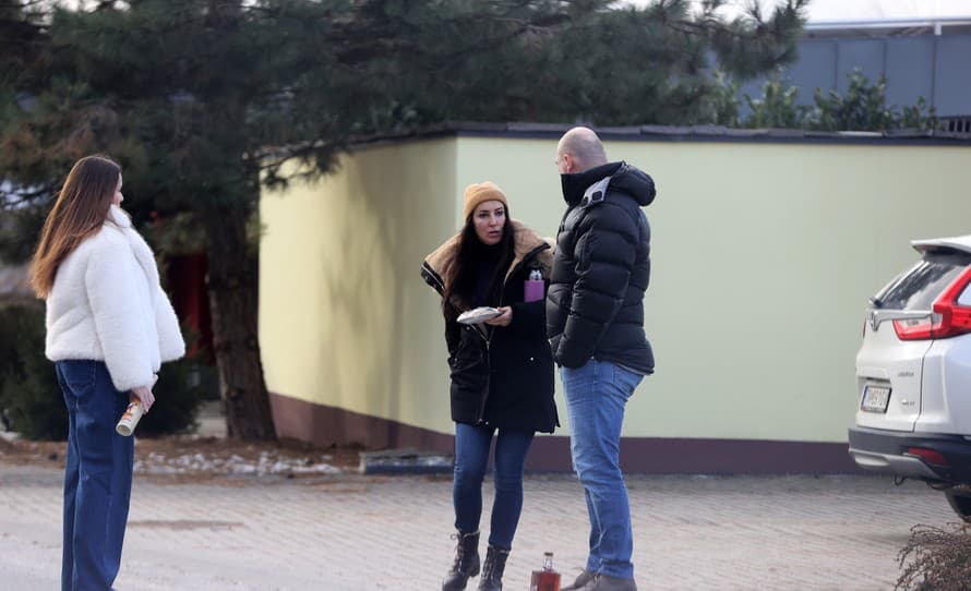 Už dlhší čas má opäť dôvod na radosť! Hoci čas rany nedokáže zahojiť všetky rany, vdova po bývalom skvelom legendárnom hokejovom útočníkovi ...