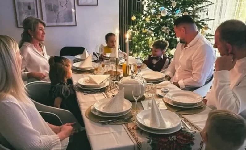 Slovenského bojovníka Attilu Végha a väčšinu jeho rodiny skolila horúčka, na ktorú nič nezaberalo. Manželka Natália poprosilo o pomoc ...