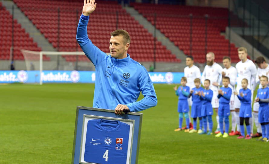 Bývalý slovenský futbalový reprezentant Ján Ďurica (43) priznal, že počas kariéry odbúraval veľký stres alkoholom. Tomu je však už koniec, ...