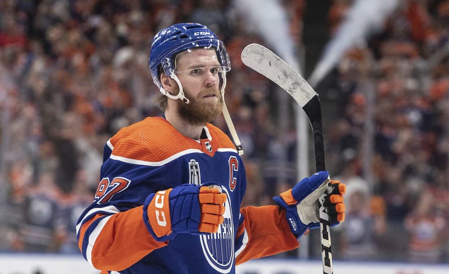 Hokejisti Edmontonu zvíťazili v noci na štvrtok v NHL na ľade Minnesoty 5:3. Dvoma gólmi a asistenciou k tomu prispel Connor McDavid.