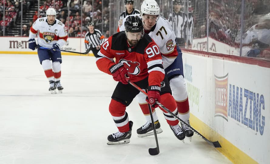 Slovenský hokejista Tomáš Tatar si pripísal asistenciu v sobotňajšom zápase NHL, v ktorom jeho New Jersey podľahlo doma Philadelphii 1:3.