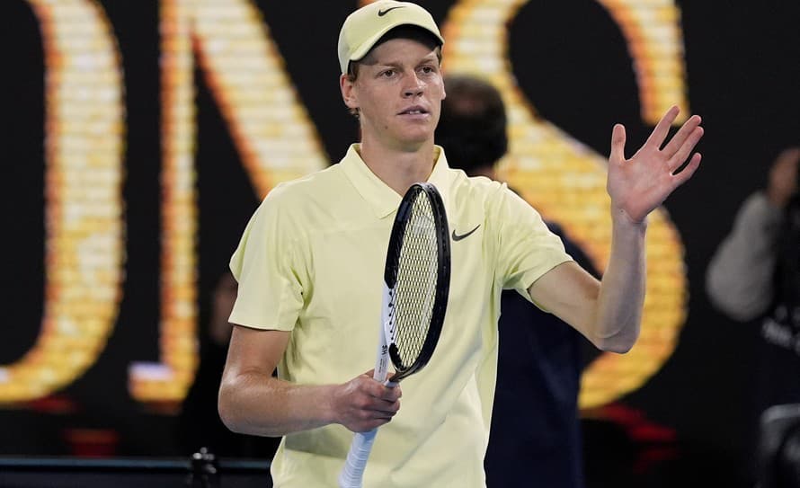 Taliansky tenista Jannik Sinner (23) sa suverénnym spôsobom prebojoval do semifinále dvojhry na grandslamovom Australian Open v Melbourne.