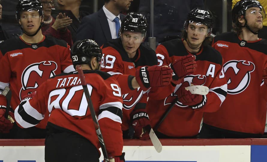 Hokejisti New Jersey Devils zvíťazili v nočnom zápase zámorskej NHL nad Bostonom Bruins 5:1 a ukončili štvorzápasovú sériu prehier.