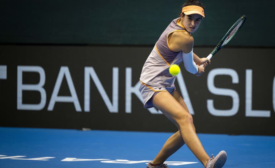  Slovenská tenistka Mia Pohánková (16) neuspela v semifinále juniorskej dvojhry na grandslamovom turnaji Australian Open v Melbourne.