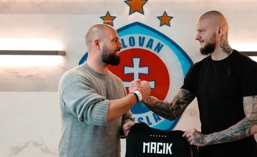 Novou posilou ŠK Slovan Bratislava sa stal Matúš Macík. Vedenie slovenského futbalového šampióna podpísalo s 31-ročným brankárom zmluvu ...