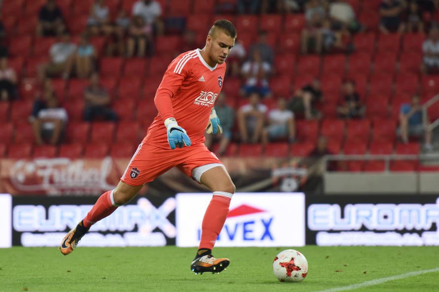 Slovenský futbalový brankár Adam Jakubech (28) sa stal novou posilou MFK Zemplín Michalovce. S účastníkom Niké ligy sa dohodol na spolupráci ...