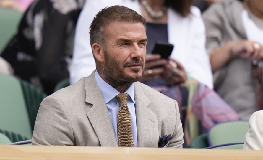 Prekvapil! Legendárny anglický futbalista David Beckham (49) viackrát podporil finančnou pomocou Ukrajinu, ktorá sa už tri roky bráni ...