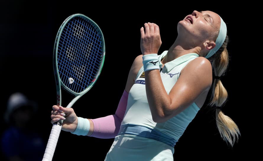 Slovenská tenistka Rebecca Šramková neuspela v 1. kole dvojhry na turnaji WTA 1000 v Dubaji.