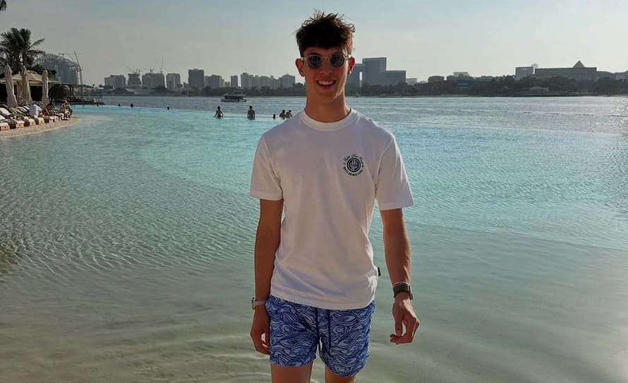 Britský pretekár z prestížneho seriálu F1 Oliver Bearman (19) prezradil, že vodičský preukaz urobil až na druhý pokus. Talentovaný jazdec ...