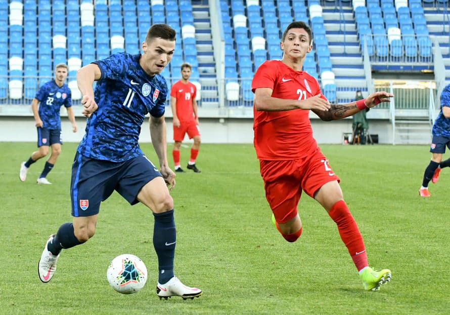 Aktuálne jedenásty tím tabuľky poľskej Ekstraklasy Widzew Lódž pravdepodobne posilní slovenský futbalista. 