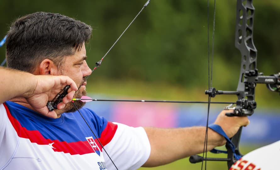 Slovenské reprezentantky v lukostreľbe získali na halových ME v tureckom Samsune striebro v tímovej súťaži v olympijskom luku. 