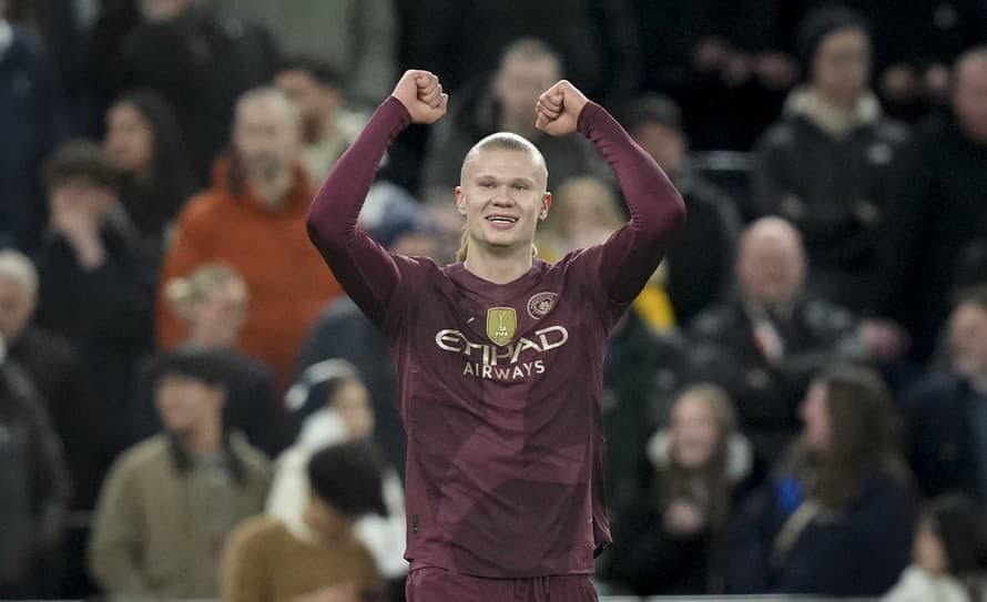 Futbalisti Liverpoolu vyhrali v stredajšom zápase 27. kola anglickej Premier League nad Newcastlom United 2:0. Na čele tabuľky tak navýšili ...