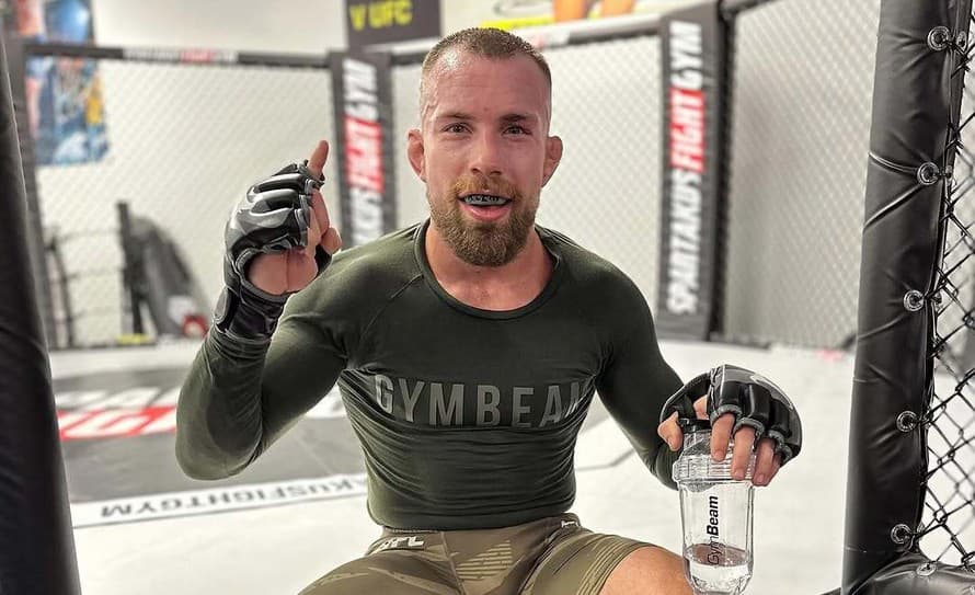 Slovenský bojovník Ľudovít „Lajoš“ Klein (30) si ide svoje! Po desiatom zápase v UFC a siedmom súboji bez prehry sa rozhodol pre radikálny ...