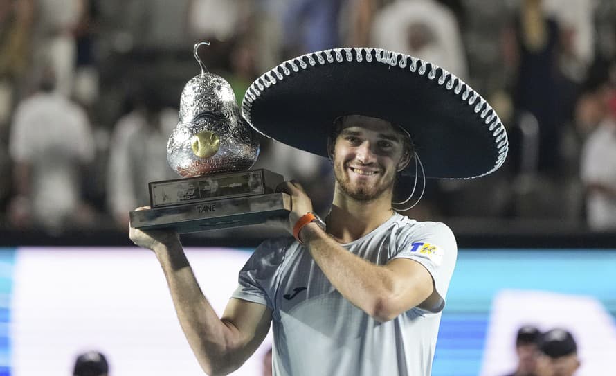 Český tenista Tomáš Macháč sa stal víťazom dvojhry na turnaji ATP v mexickom Acapulcu.