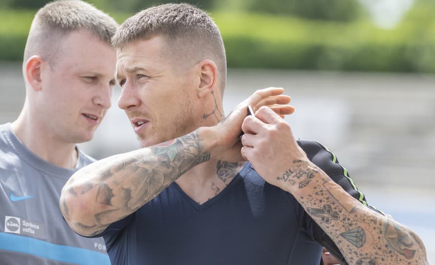 Slovenský futbalista Juraj Kucka (38) ukončil zo zdravotných dôvodov reprezentačnú kariéru. V pondelok o tom informoval Slovenský futbalový ...