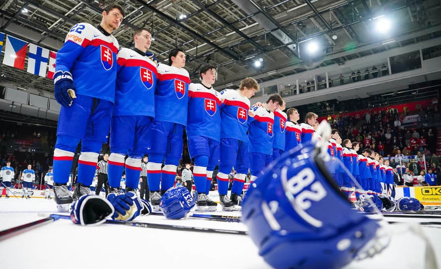 Slovenskí hokejoví reprezentanti do 20 rokov na juniorskom šampionáte na prelome rokov v americkom štáte Minnesota nakoniec predstavia ...