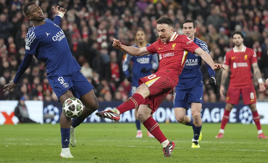 Futbalisti Paríža Saint-Germain postúpili do štvrťfinále Ligy majstrov. Po prehre v domácom zápase s FC Liverpool 0:1 zvíťazili na Anfield ...