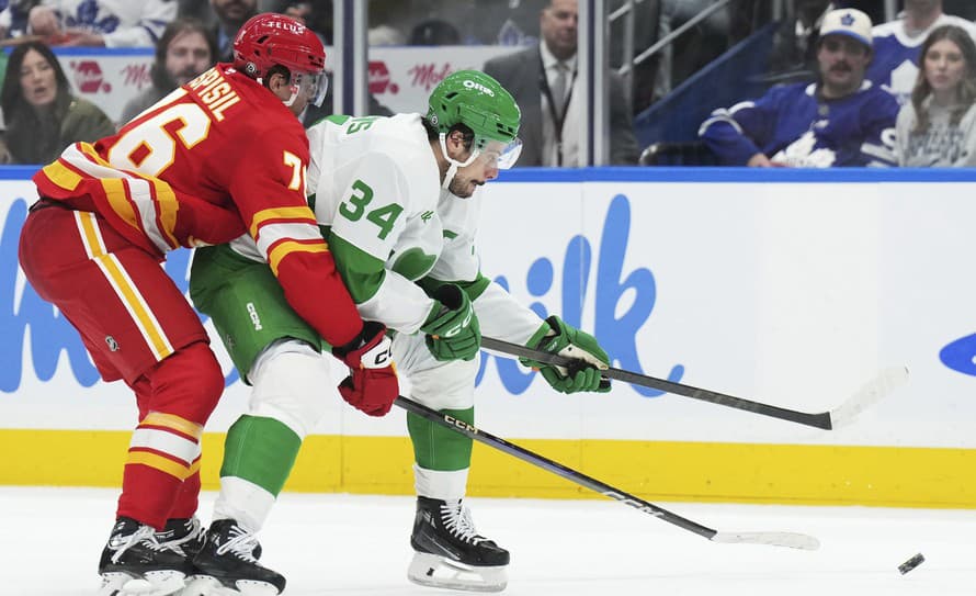 Slovenský hokejista Martin Pospíšil si v zámorskej NHL pripísal asistenciu, jeho Calgary však prehralo na ľade Toronta 2:6. 