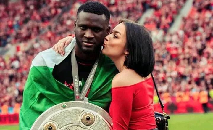 Chcel s ňou vypiesť. Nigeríjský futbalista Victor Boniface (24) neprežíva práve najlepší začiatok roka. V drese Bayernu Leverkusen sa ...