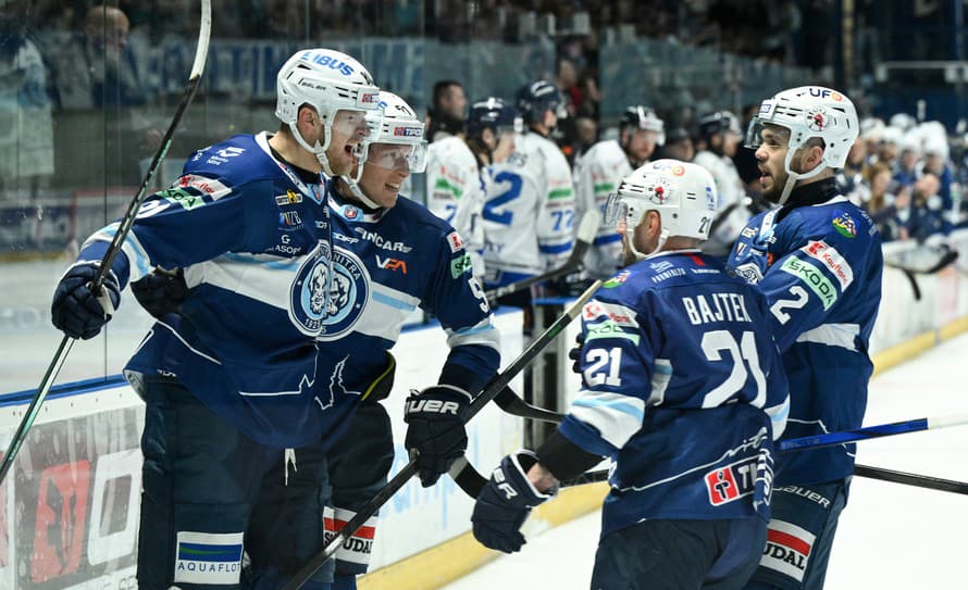 Hokejisti HK Nitra zvíťazili na ľade HK Poprad 4:3 po predĺžení v štvrtom štvrťfinálovom stretnutí play off Tipos extraligy. V sérii ...