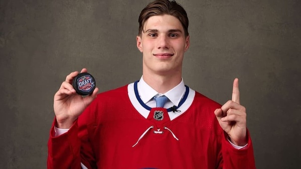 Juraj Slafkovský je draftovou jednotkou NHL.