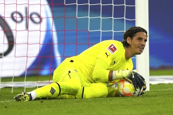 Brankár Yann Sommer.