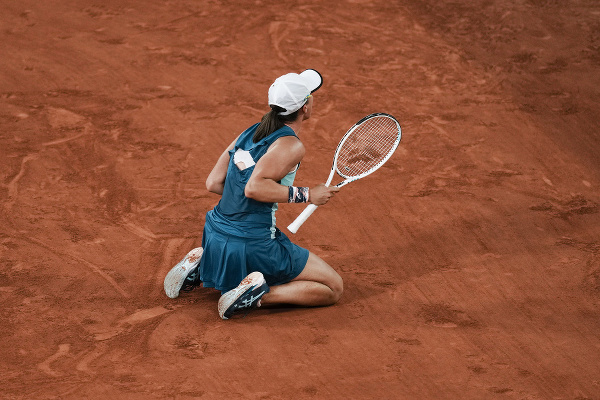 Poľka Iga Swiateková po triumfe na Roland Garros 2022.